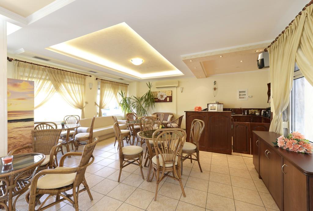 Amalia Aparthotel ปาเลออน ซิฟลิคิออน ภายนอก รูปภาพ
