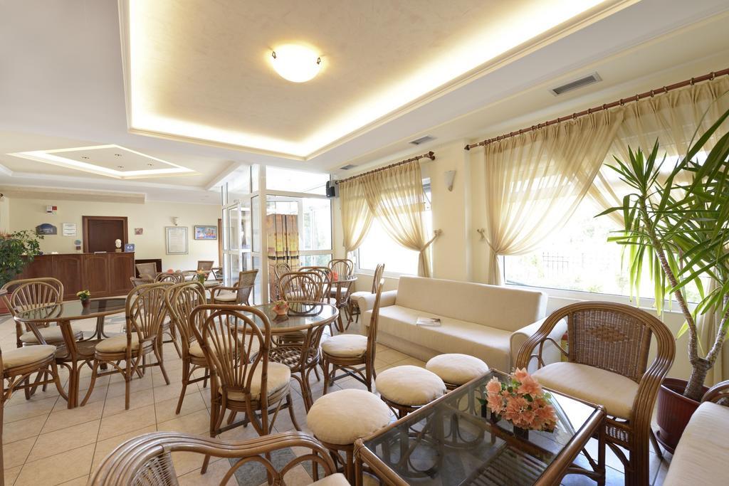 Amalia Aparthotel ปาเลออน ซิฟลิคิออน ภายนอก รูปภาพ