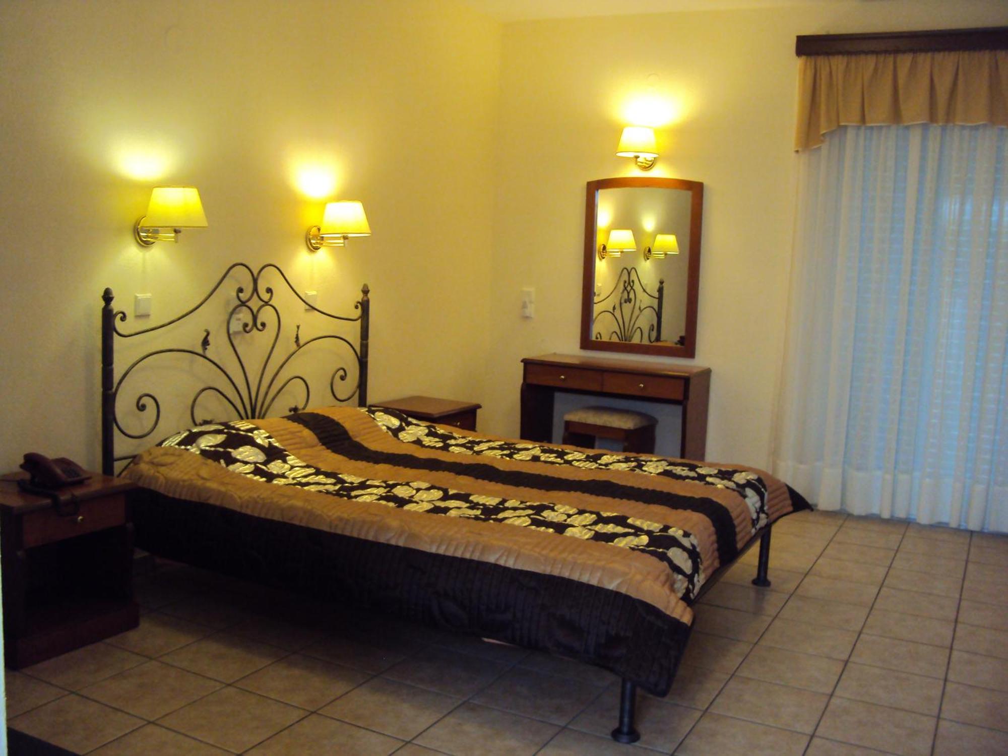 Amalia Aparthotel ปาเลออน ซิฟลิคิออน ภายนอก รูปภาพ