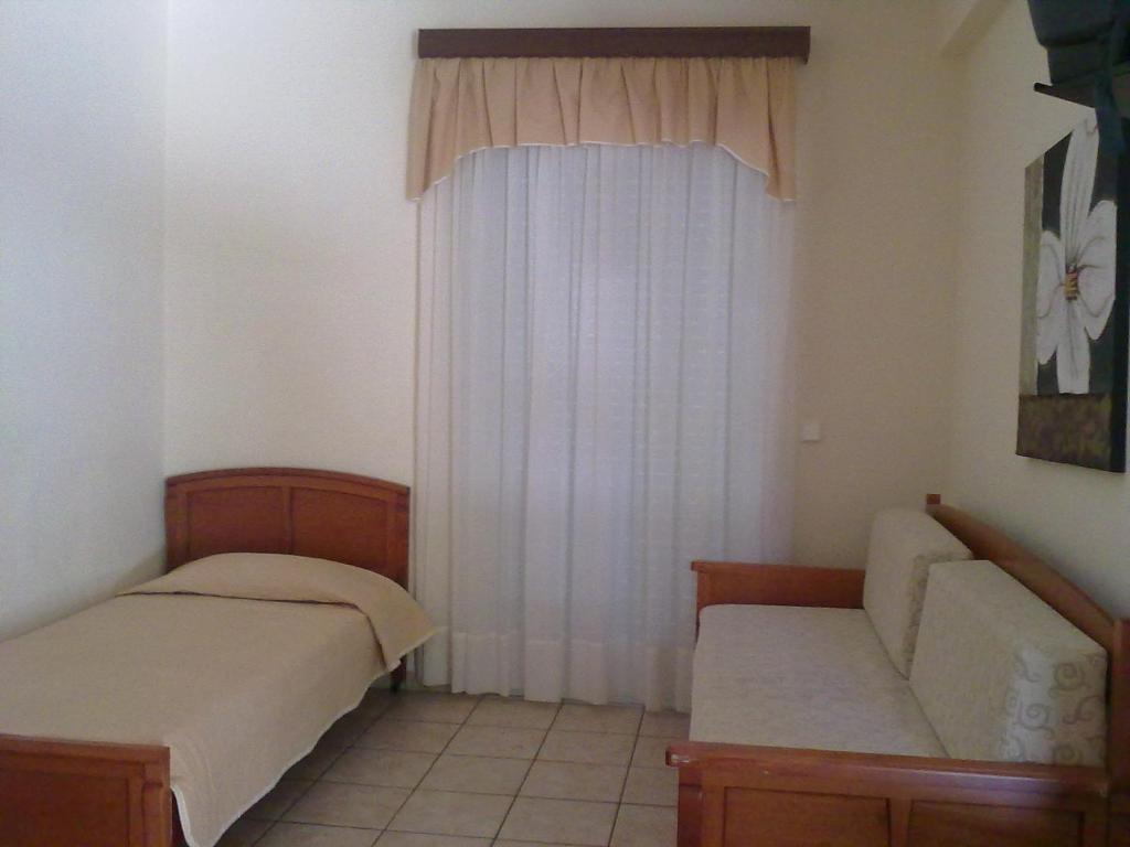 Amalia Aparthotel ปาเลออน ซิฟลิคิออน ภายนอก รูปภาพ