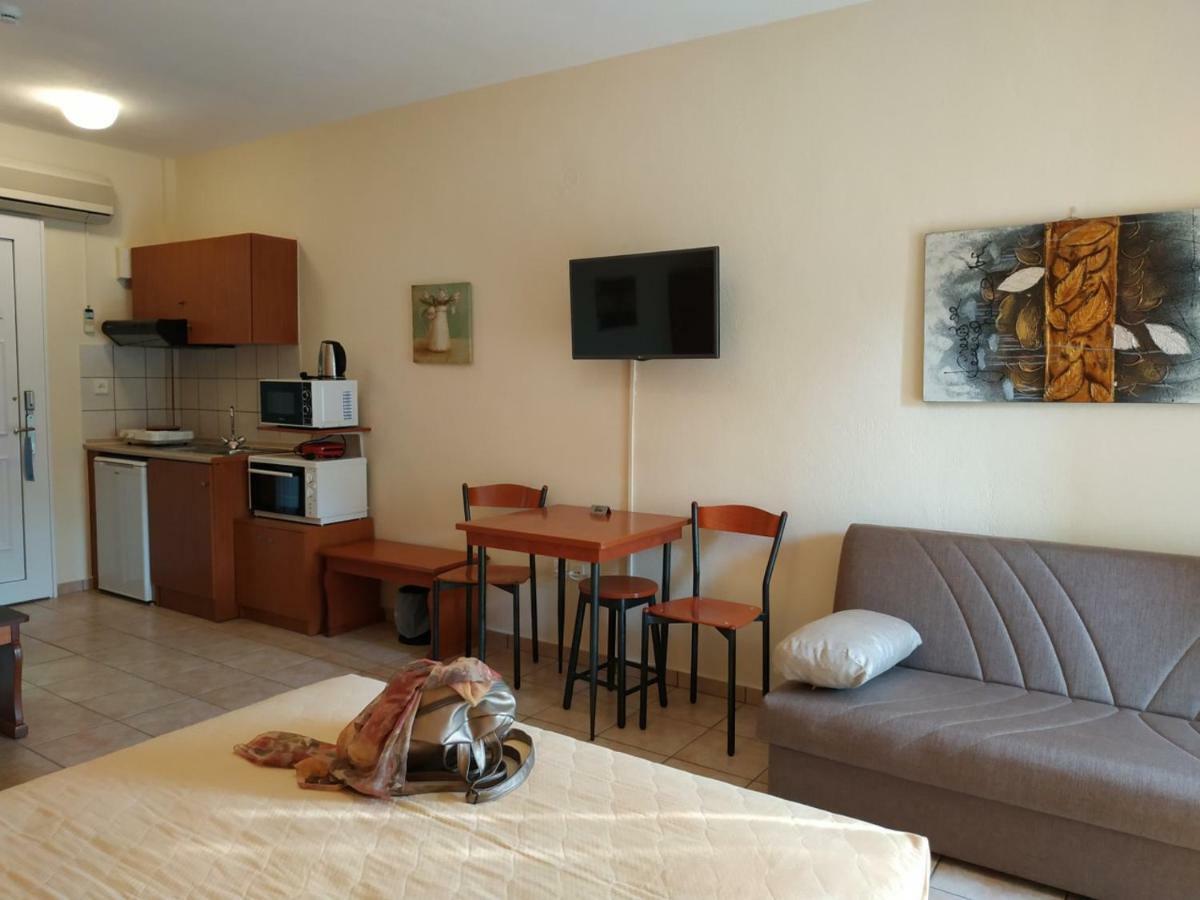 Amalia Aparthotel ปาเลออน ซิฟลิคิออน ภายนอก รูปภาพ